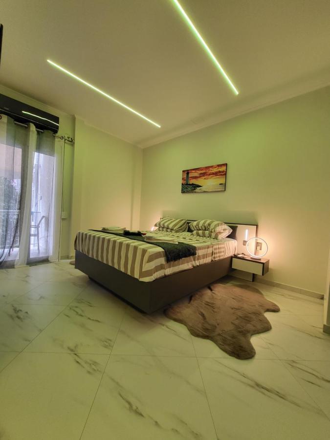 ROMANTIC DELUXE SVITE wise Jacuzzi&Sauna Athen Exterior foto
