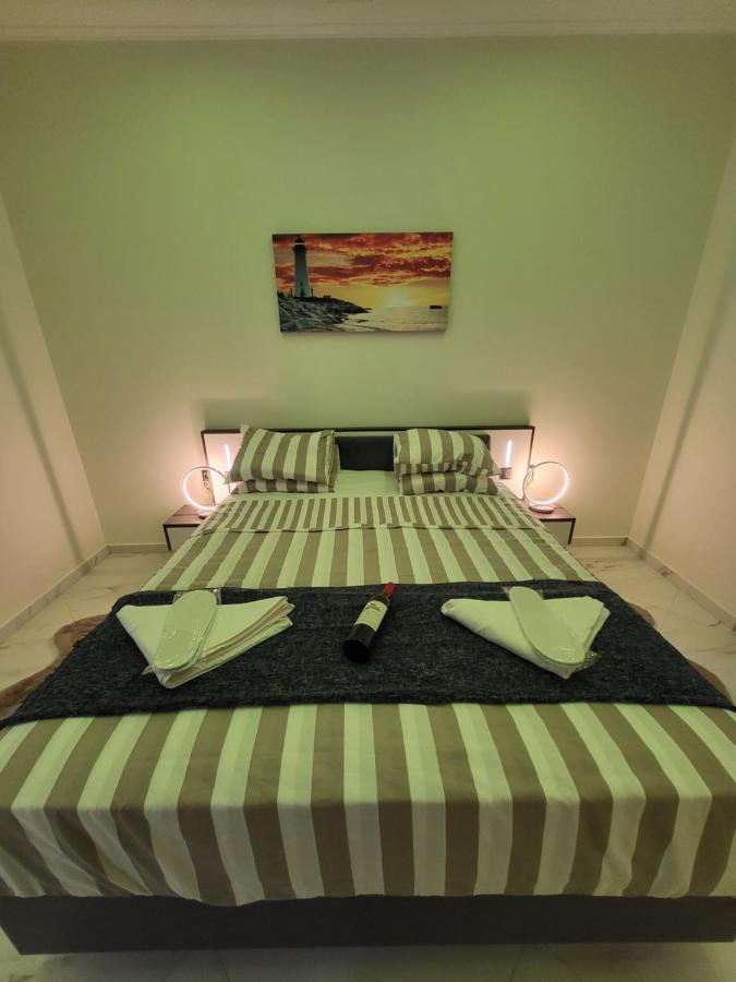 ROMANTIC DELUXE SVITE wise Jacuzzi&Sauna Athen Exterior foto