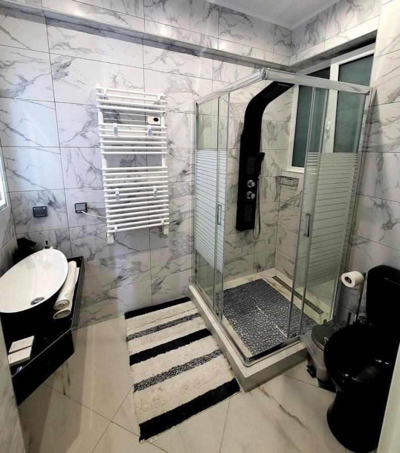 ROMANTIC DELUXE SVITE wise Jacuzzi&Sauna Athen Exterior foto