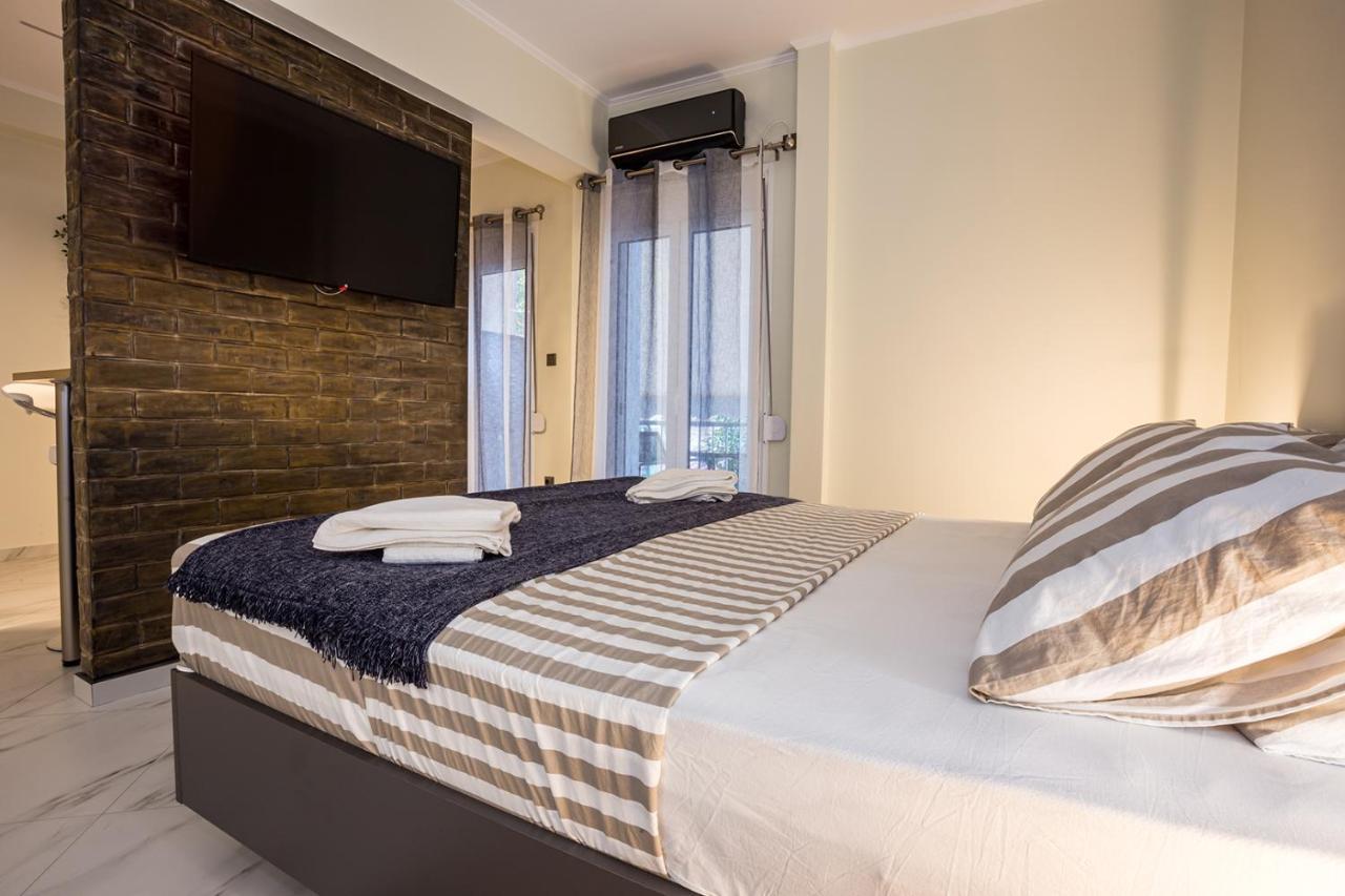 ROMANTIC DELUXE SVITE wise Jacuzzi&Sauna Athen Exterior foto